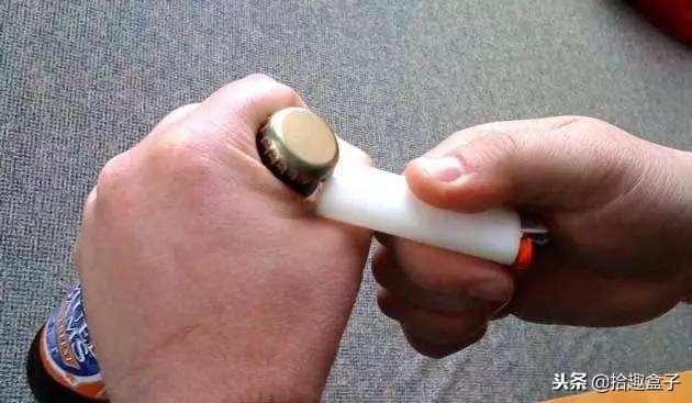 啤酒开瓶器怎么使用(乐堡啤酒怎么开)