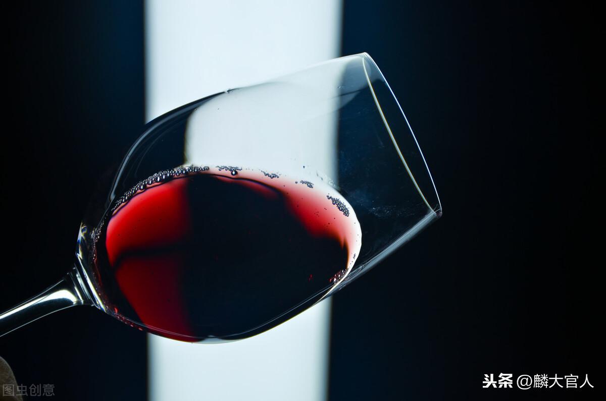 干红怎么品(红酒知识品酒:如何简单的判断葡萄酒的优劣)