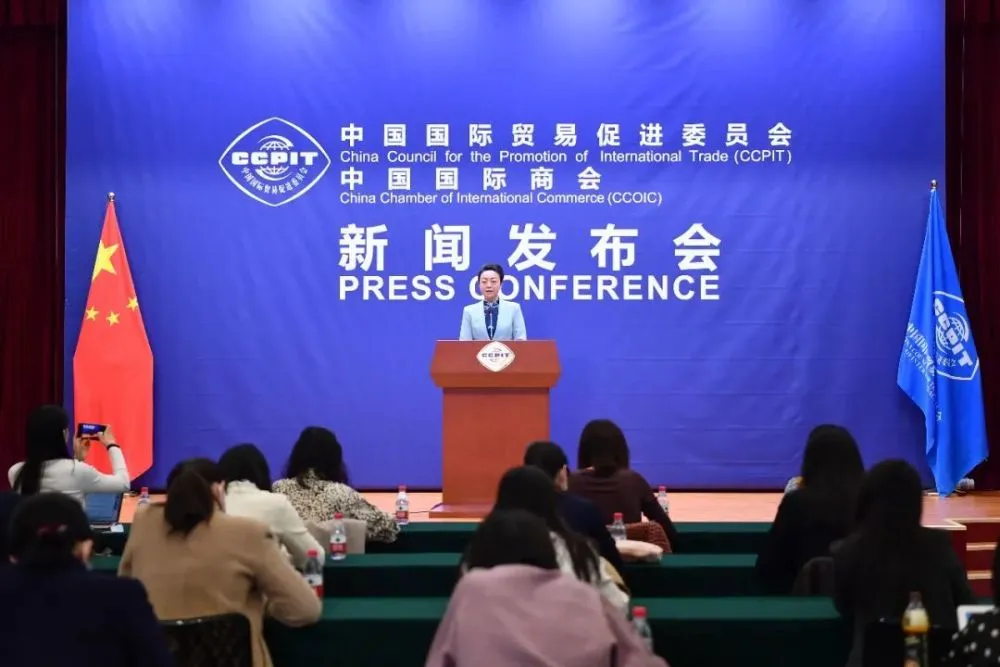 马克龙与冯德莱恩一道访华,中方的表述耐人寻味