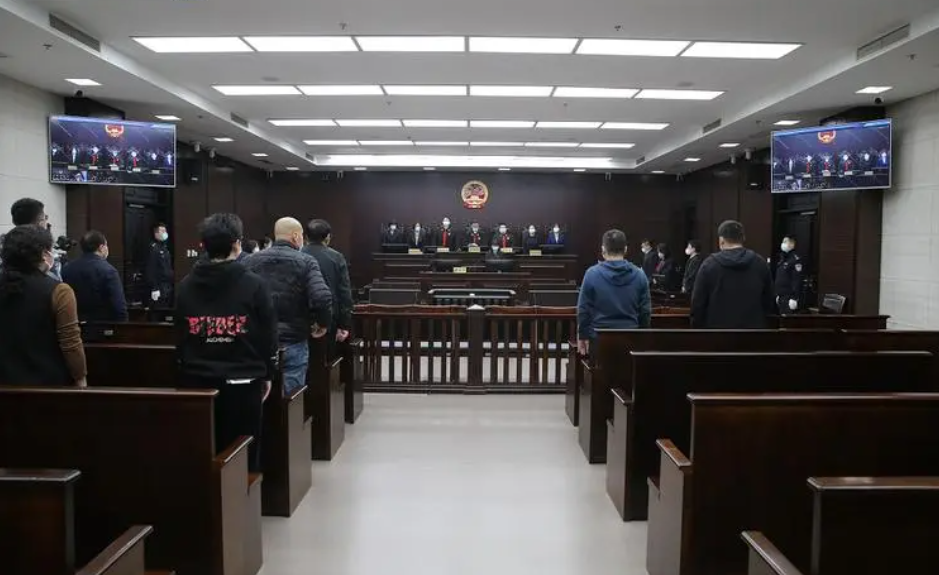 大连男子开宝马撞死5人被执行死刑，因投资失败发飙