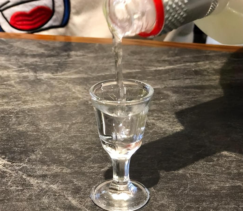 珍藏了十年以上的白酒价格 十年以上的白酒值钱吗